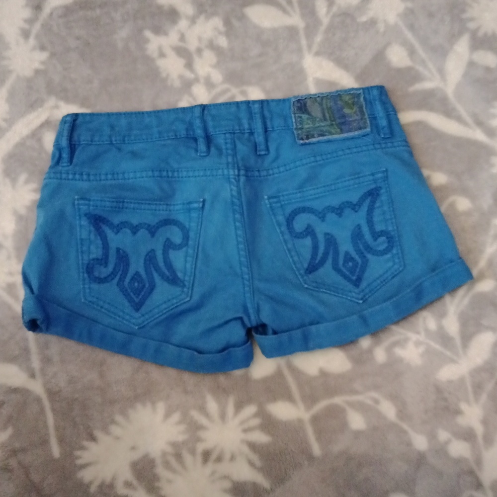 Mek & DNM blue Embroidered pockets cuffed shorts Sz 26💚